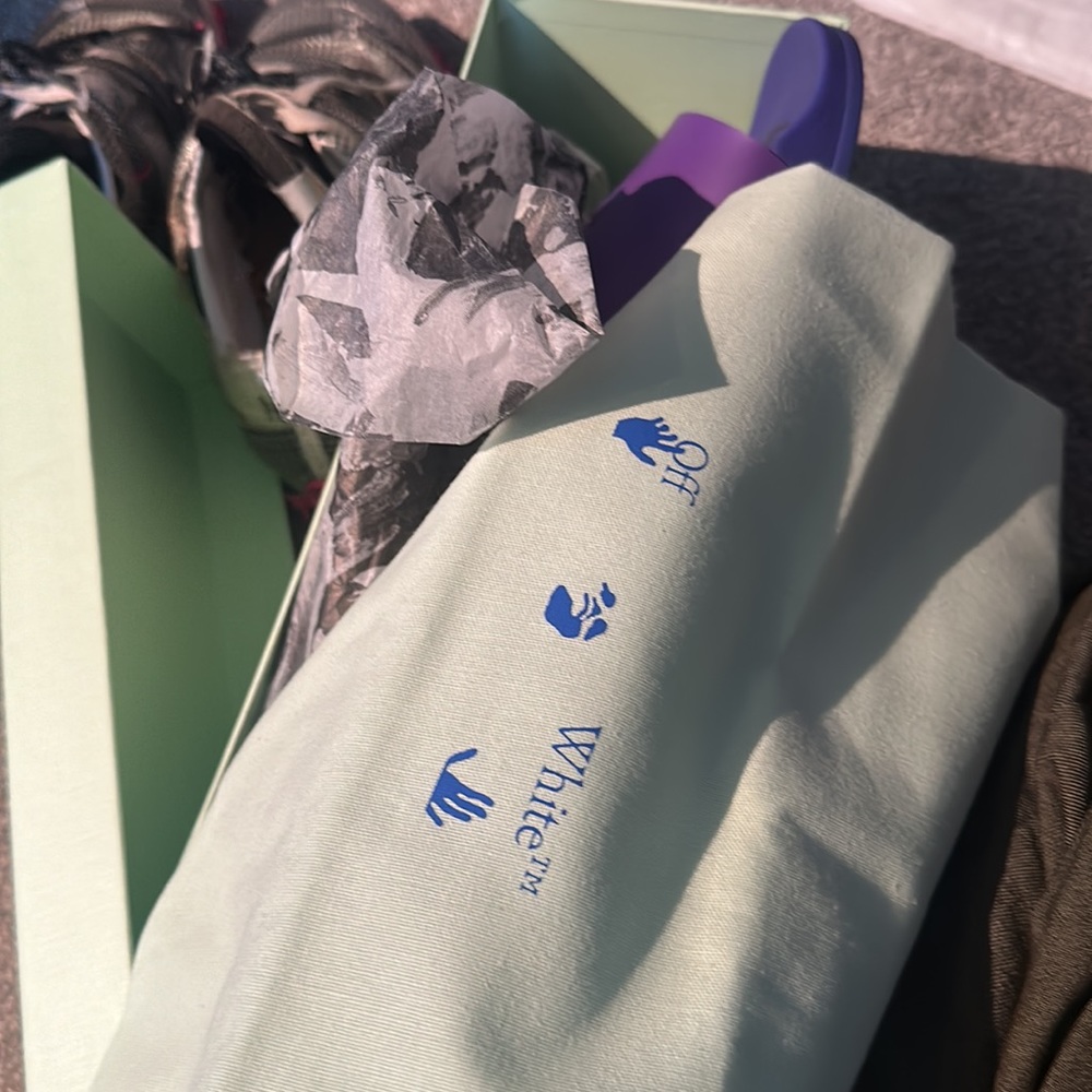 off white slides! - Picture 3 of 6